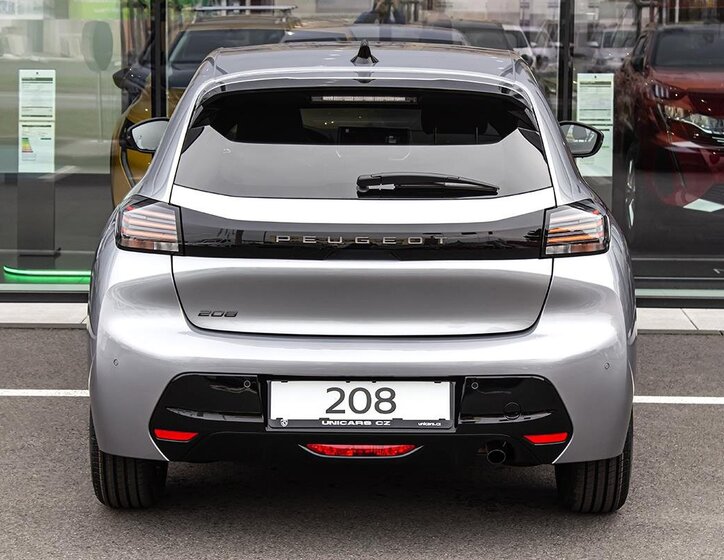 Peugeot 208 Hatchback 1,2 l 81 kw