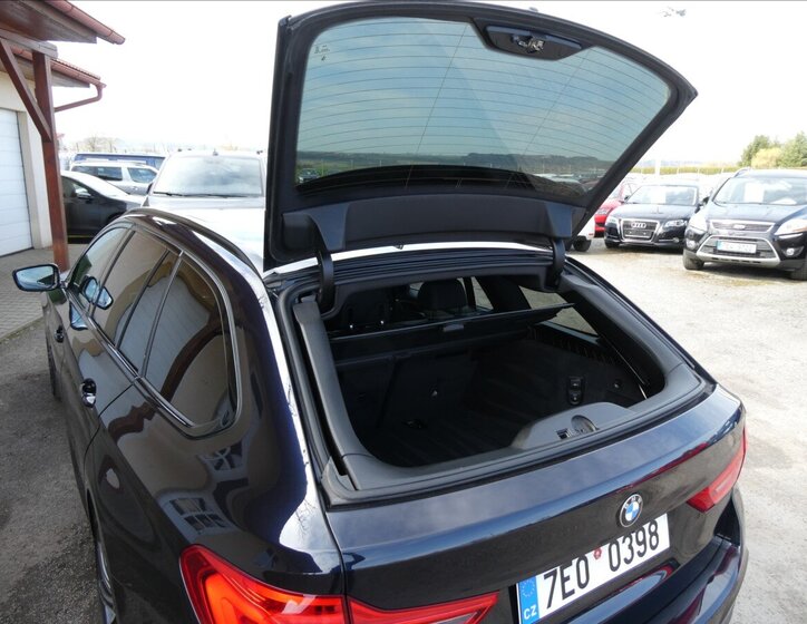 BMW Řada 5 Kombi 3,0 l 235 kw