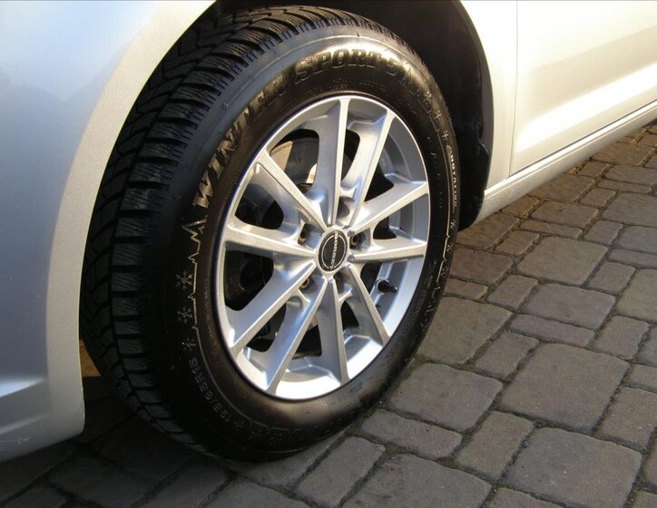 Volkswagen Touran MPV 1,2 l 77 kw