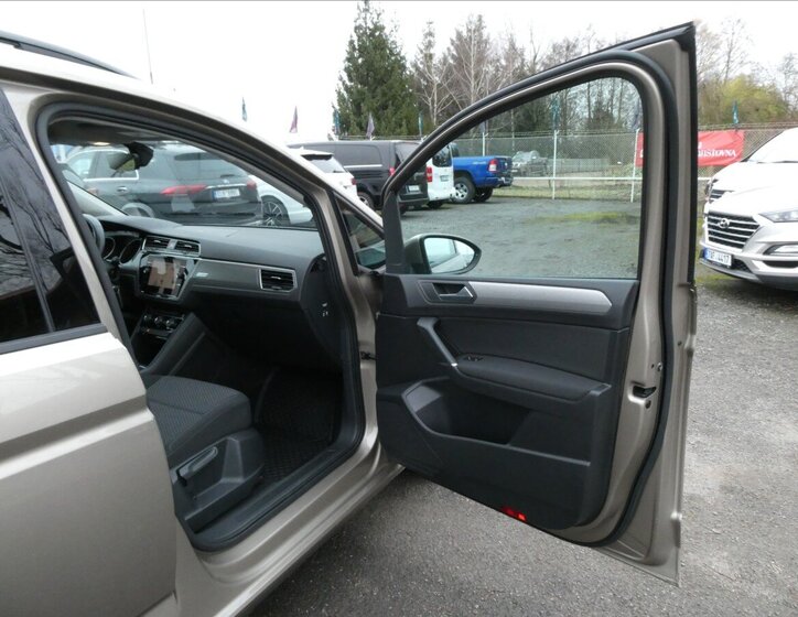 Volkswagen Touran 23