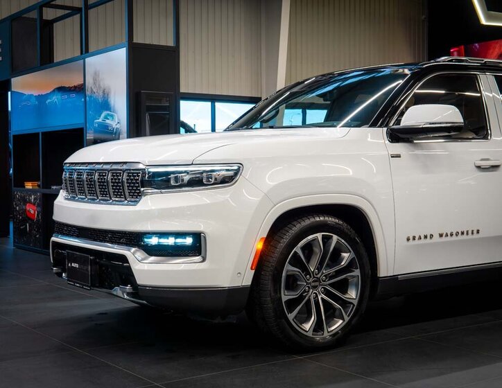 Jeep Grand Wagoneer SUV 6,4 l 351 kw