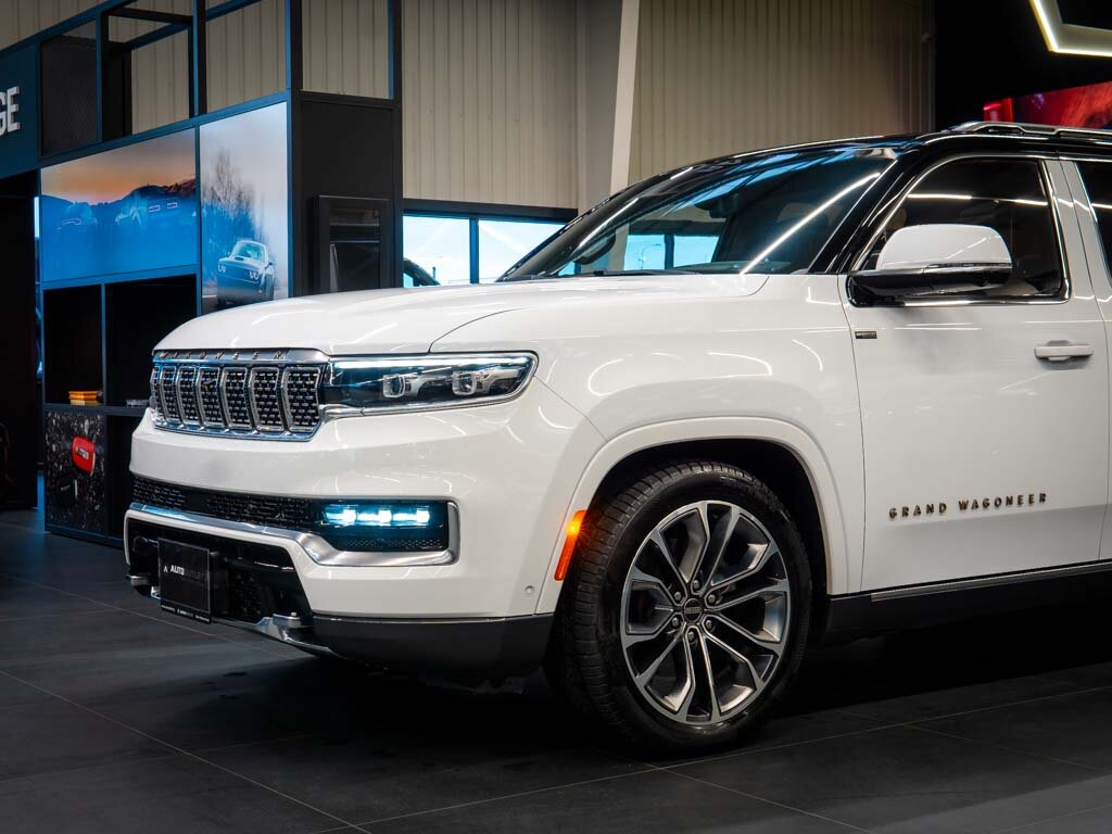 Jeep Grand Wagoneer SUV 6,4 l 351 kw