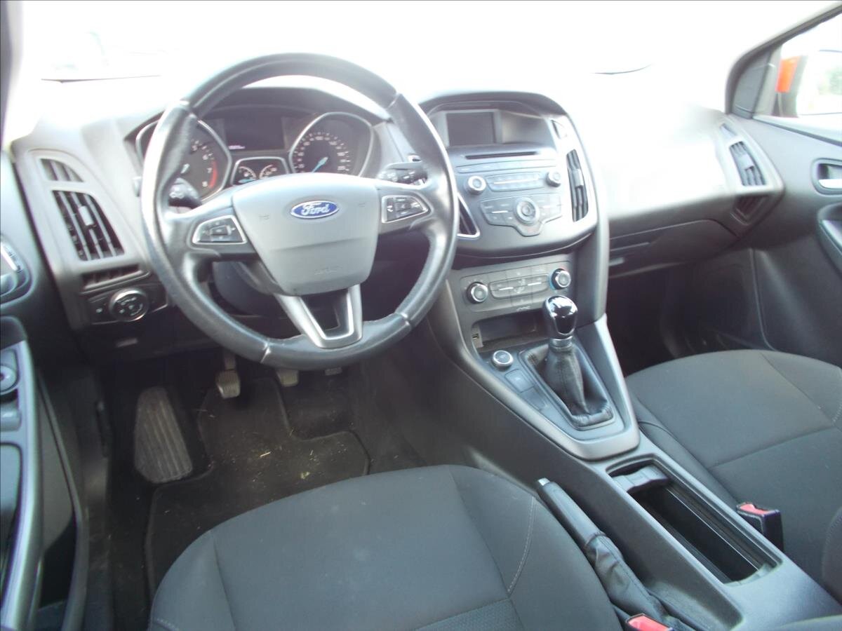 Ford Focus Kombi 999,0 74 kw