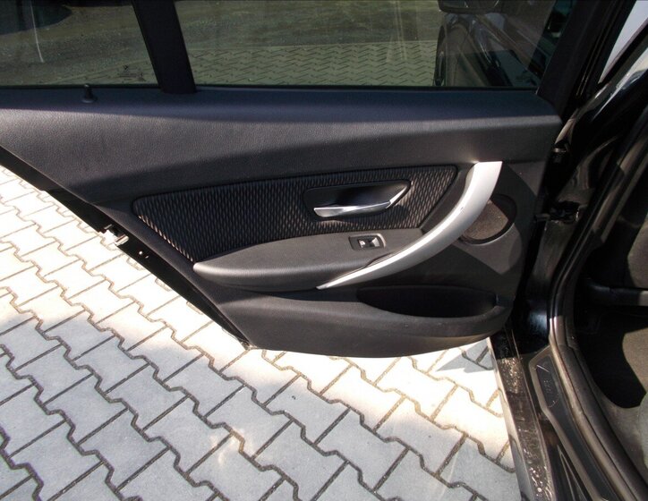 BMW Řada 3 Sedan / Limuzína 2,0 l 135 kw