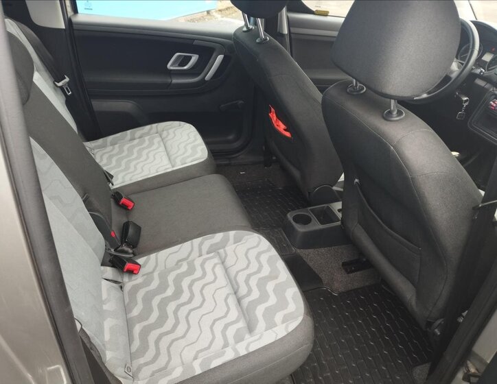 Škoda Roomster Kombi 1,2 l 51 kw