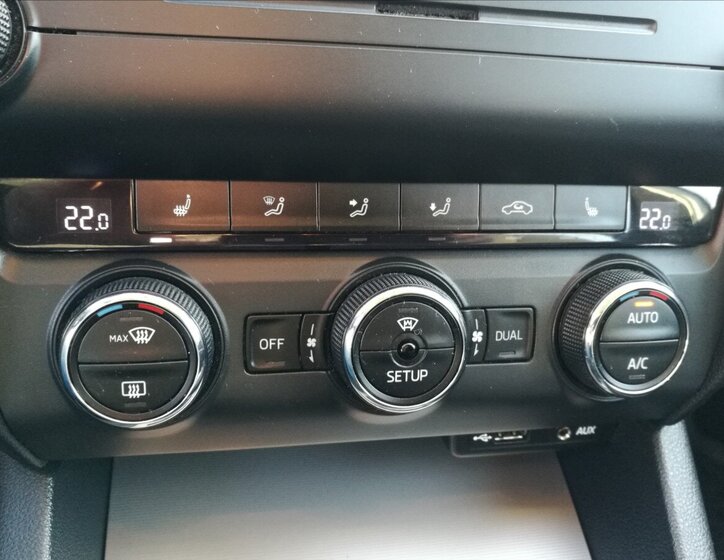 Škoda Octavia Sedan / Limuzína 1,6 l 77 kw