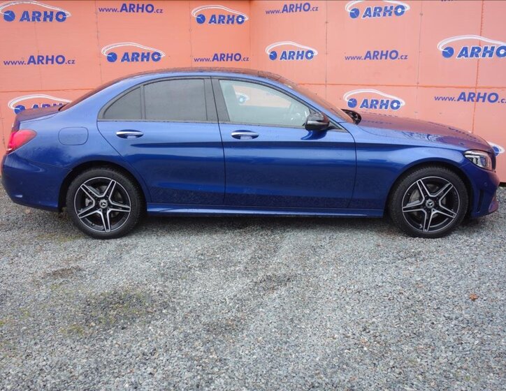 Mercedes-Benz Třídy C Sedan / Limuzína 2,0 l 143 kw