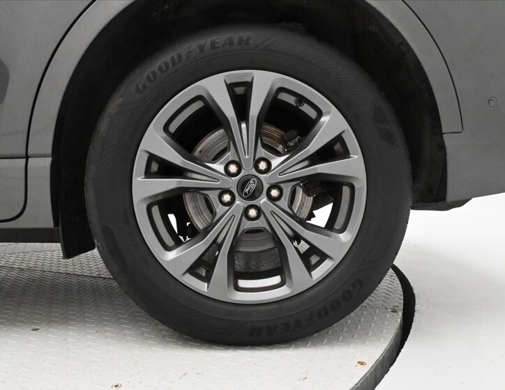 Ford Kuga SUV 2,0 l 140 kw