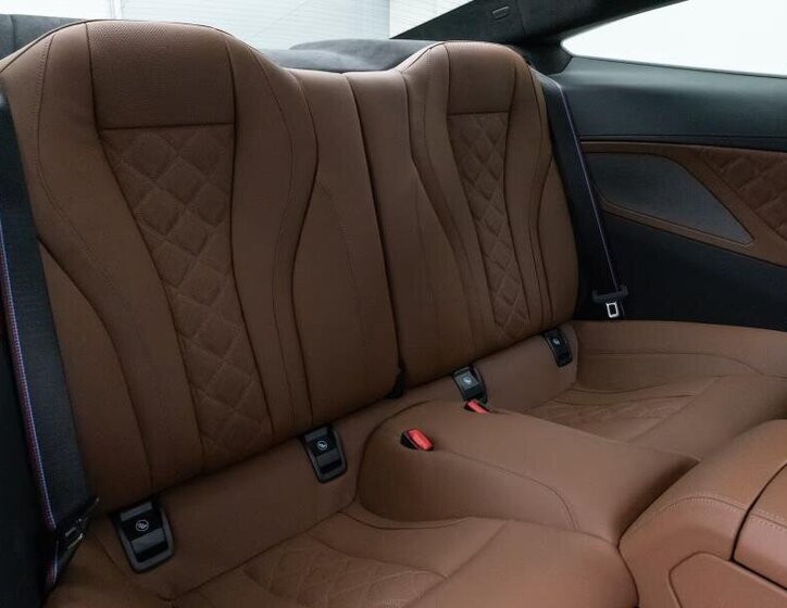 BMW M8 Kupé 4,4 l 460 kw