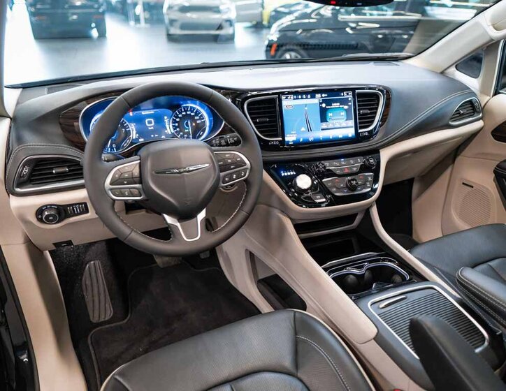 Chrysler Pacifica MPV 3,6 l 221 kw