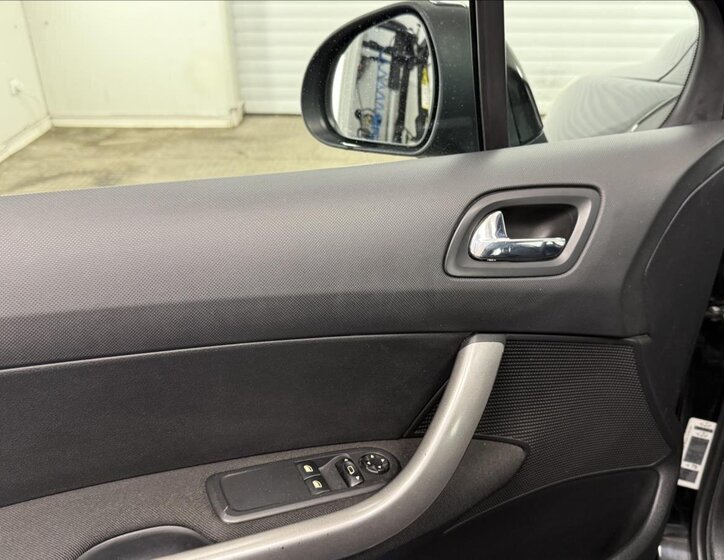 Peugeot 308 Hatchback 1,4 l 70 kw