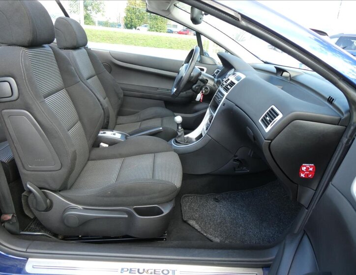 Peugeot 307 Kupé 2,0 l 100 kw