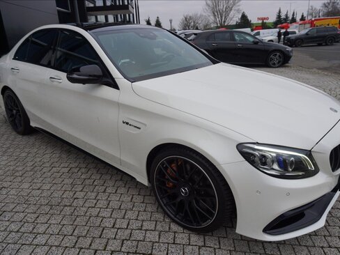 Mercedes-Benz Třídy C Sedan 4,0 l 375 kw