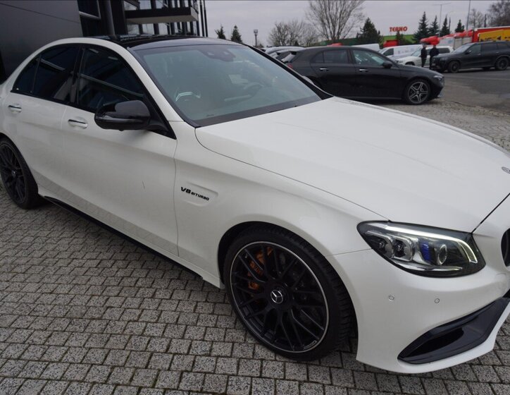Mercedes-Benz Třídy C Sedan 4,0 l 375 kw