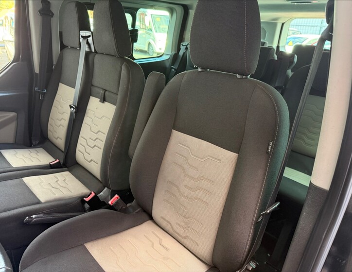 Ford Tourneo Custom 10