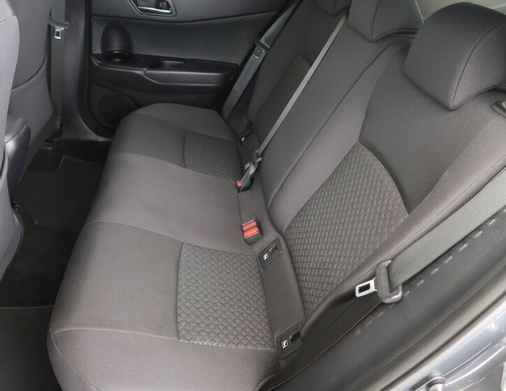 Toyota C-HR SUV 2,0 l 112 kw