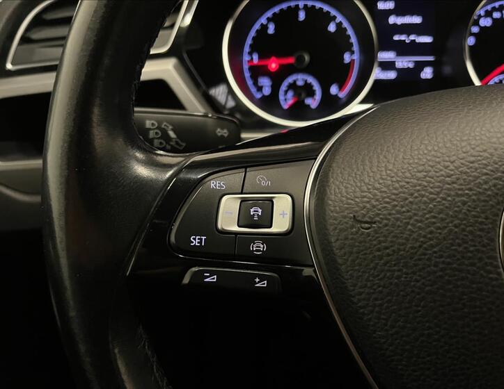 Volkswagen Touran 16