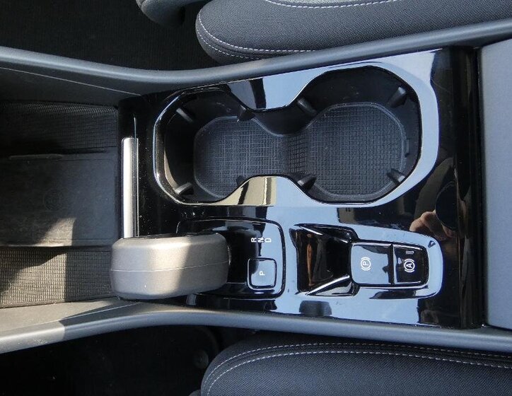 Volvo XC40 SUV / Terénní 2,0 l 120 kw