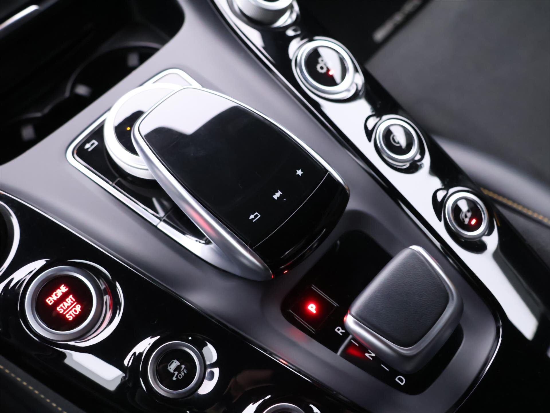 Mercedes-Benz AMG GT Kupé 4,0 l 430 kw