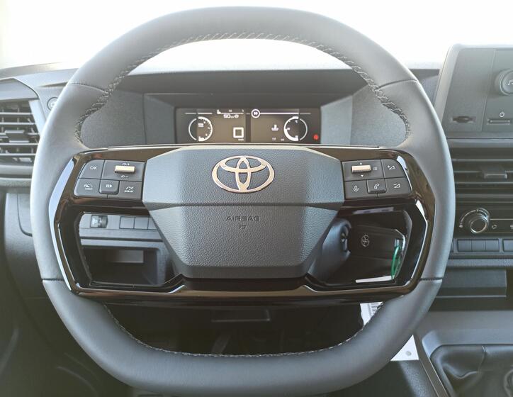 Toyota ProAce Verso 23