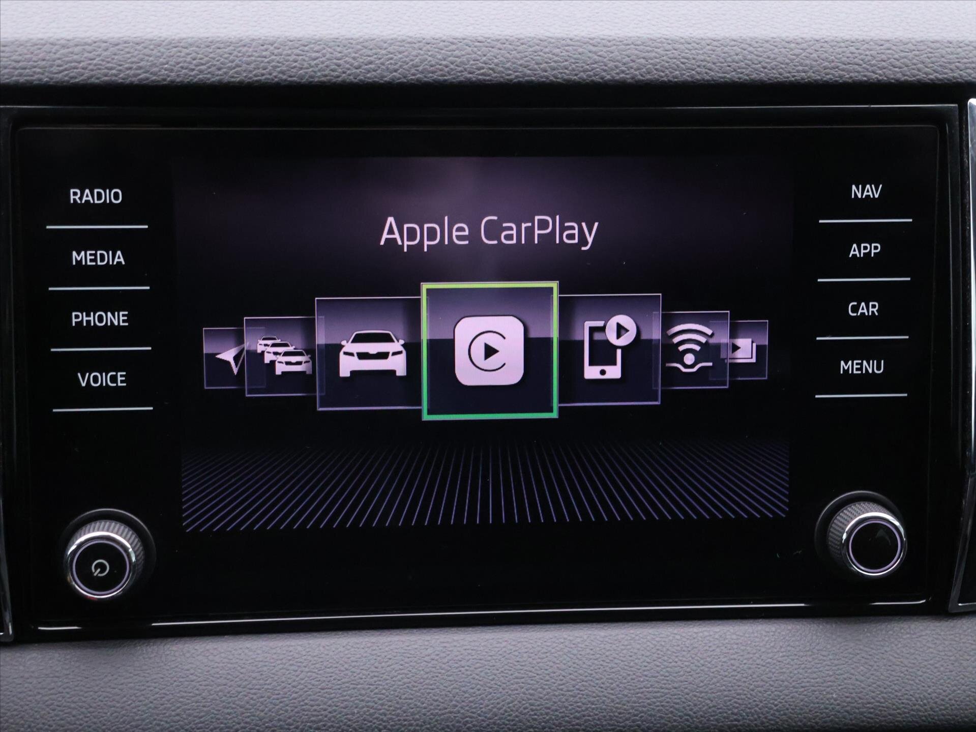 Škoda Karoq SUV / Terénní 1,5 l 110 kw