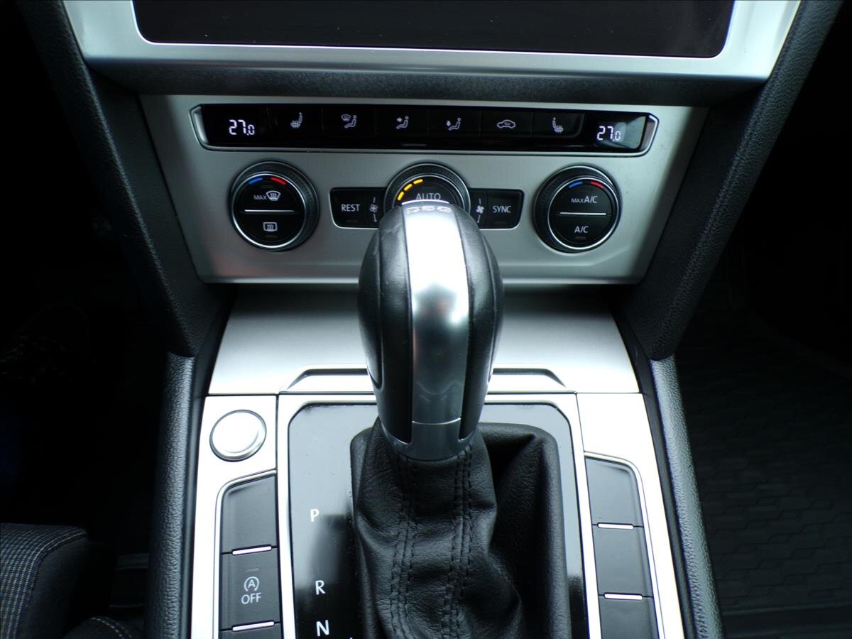 Volkswagen Passat Kombi 1,6 l 88 kw