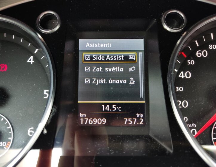 Volkswagen Passat Sedan / Limuzína 2,0 l 130 kw