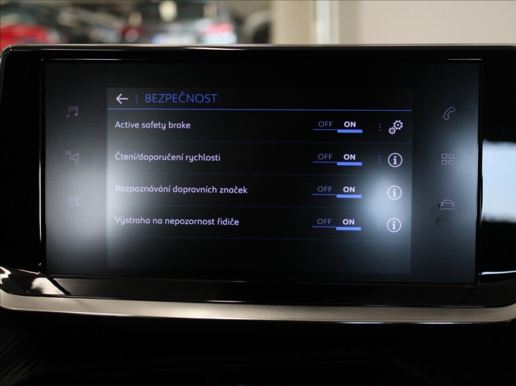 Peugeot 208 Hatchback 1,2 l 74 kw