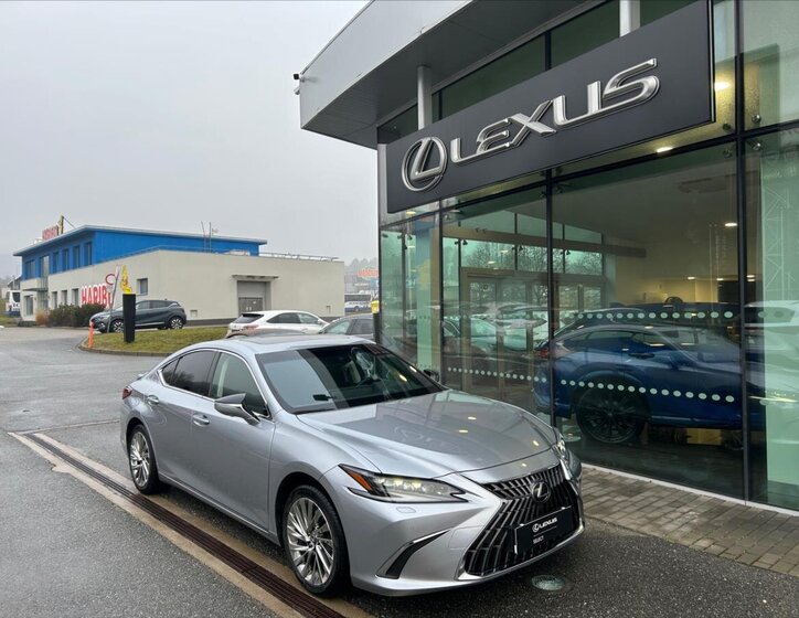 Lexus ES 300h 5