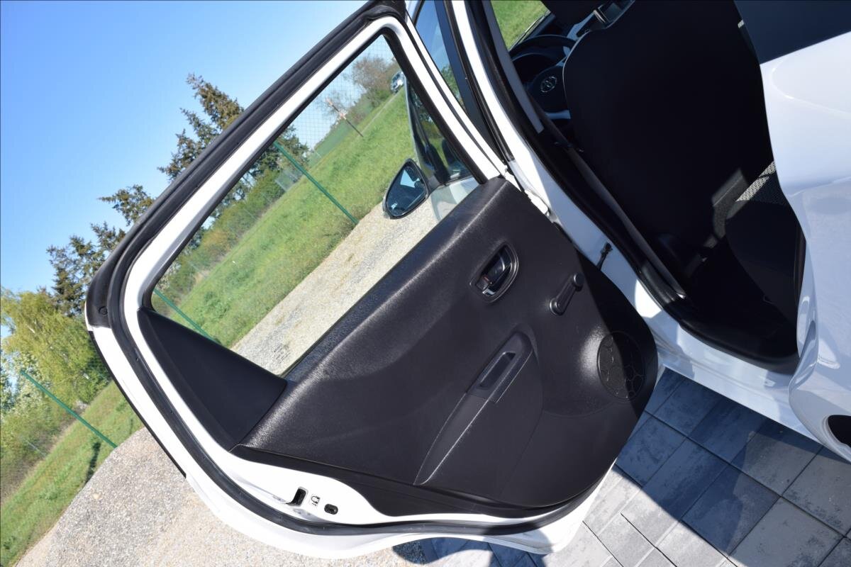 Toyota Yaris Hatchback 998,0 51 kw