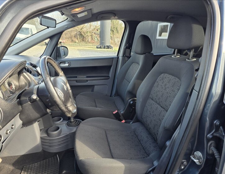 Mitsubishi Colt Hatchback 1,1 l 55 kw