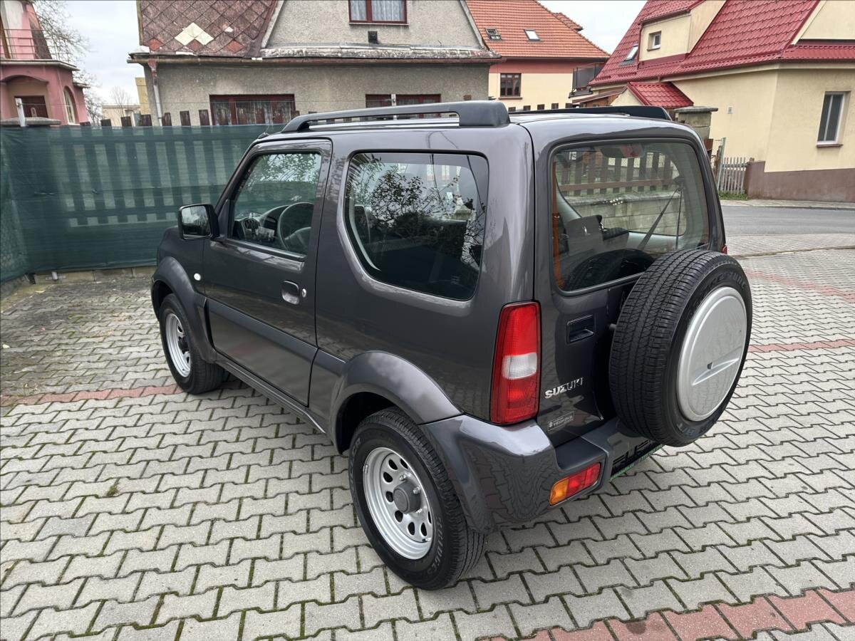 Suzuki Jimny SUV 1,3 l 63 kw