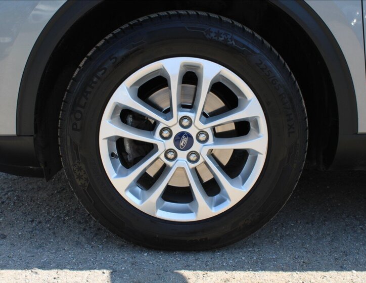 Ford Kuga SUV / Terénní 1,5 l 110 kw