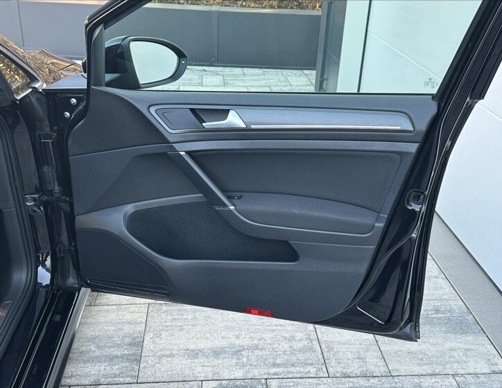 Volkswagen Golf Hatchback 2,0 l 180 kw