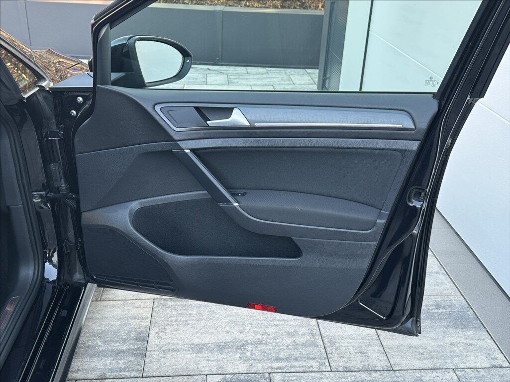 Volkswagen Golf Hatchback 2,0 l 180 kw