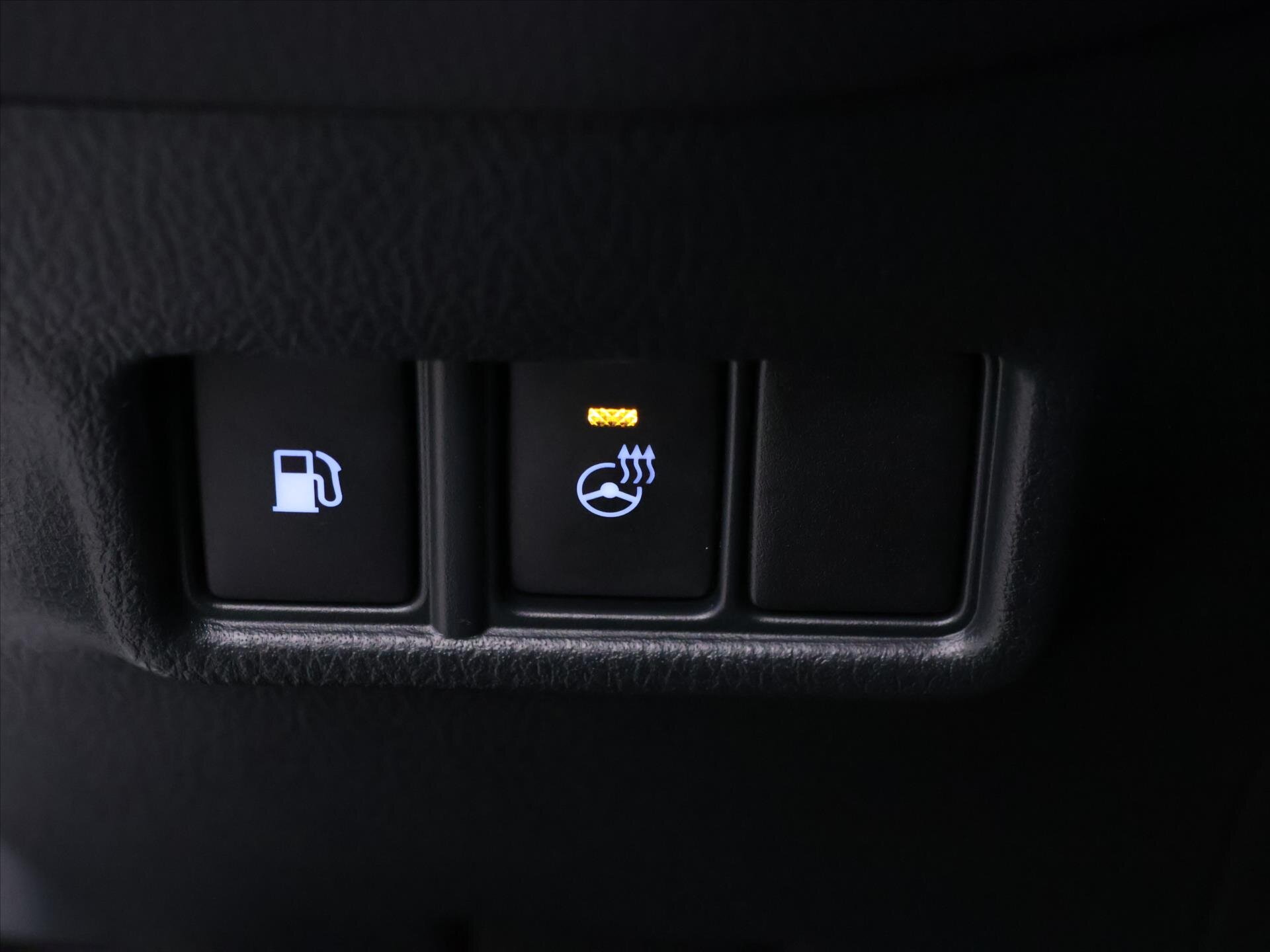 Toyota C-HR SUV 1,8 l 72 kw