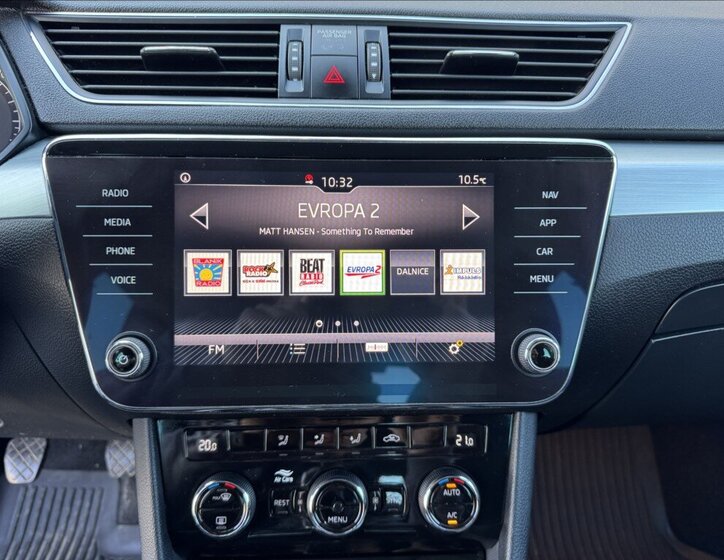 Škoda Superb Sedan / Limuzína 2,0 l 140 kw