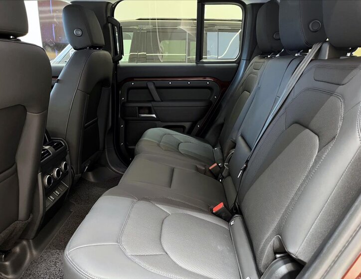 Land Rover Defender SUV / Terénní 3,0 l 257 kw