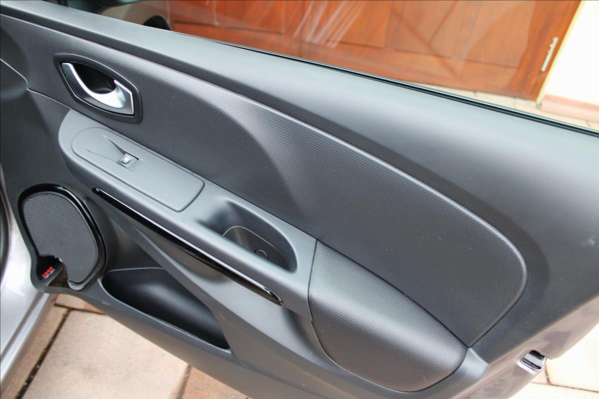 Renault Clio Kombi 898,0 66 kw