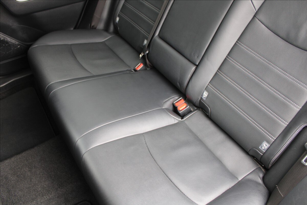 Toyota RAV4 SUV 2,0 l 129 kw