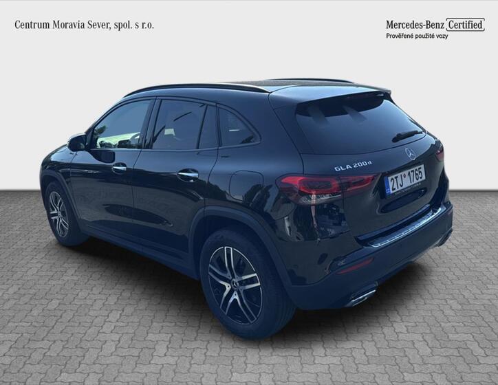 Mercedes-Benz GLA 3