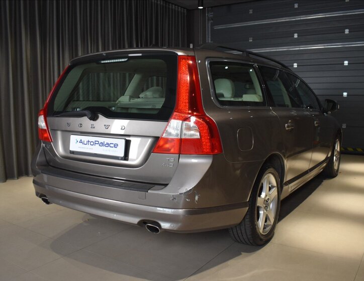 Volvo V70 4
