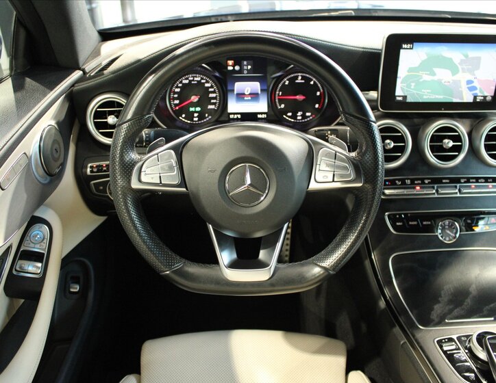 Mercedes-Benz Třídy C Kupé 2,1 l 150 kw