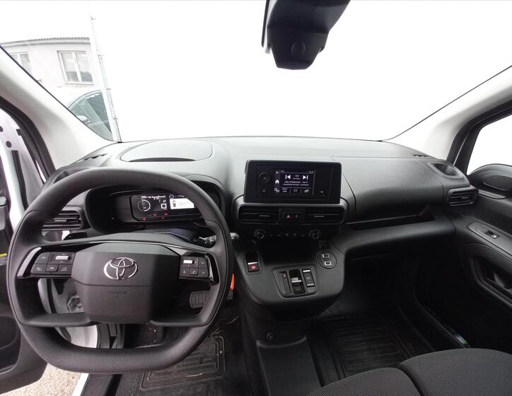 Toyota ProAce City 8