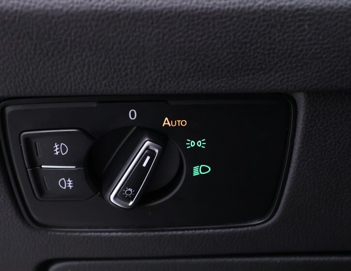 Volkswagen Passat Sedan / Limuzína 2,0 l 140 kw