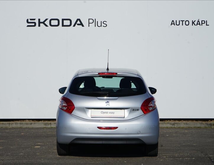 Peugeot 208 Hatchback 1,2 l 60 kw