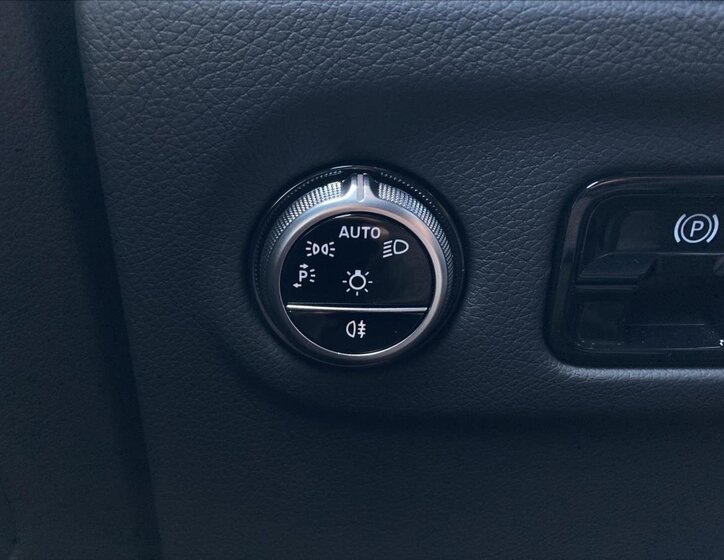 Mercedes-Benz EQE SUV / Terénní 0,0 215 kw