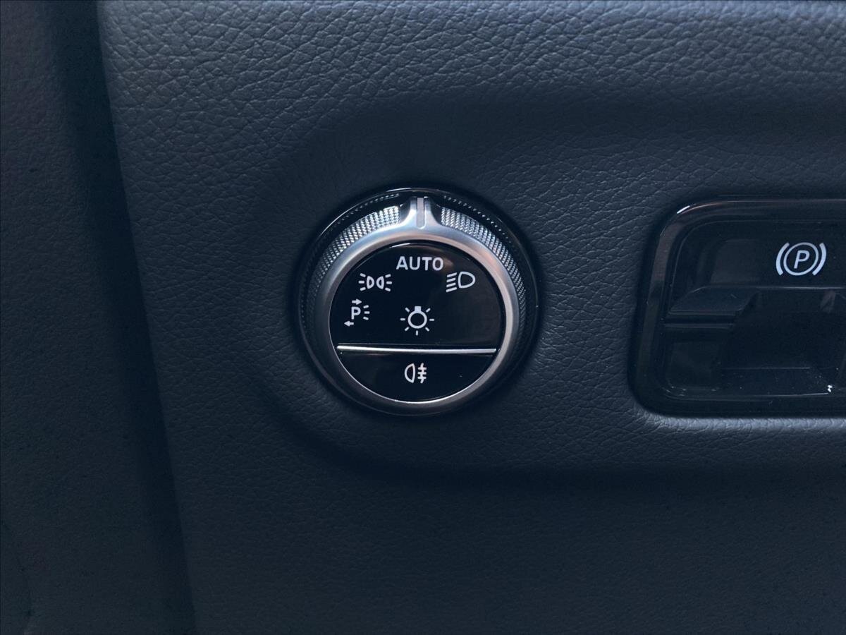 Mercedes-Benz EQE SUV / Terénní 0,0 215 kw