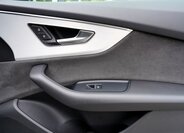 Audi Q8 SUV / Terénní 3,0 l 250 kw
