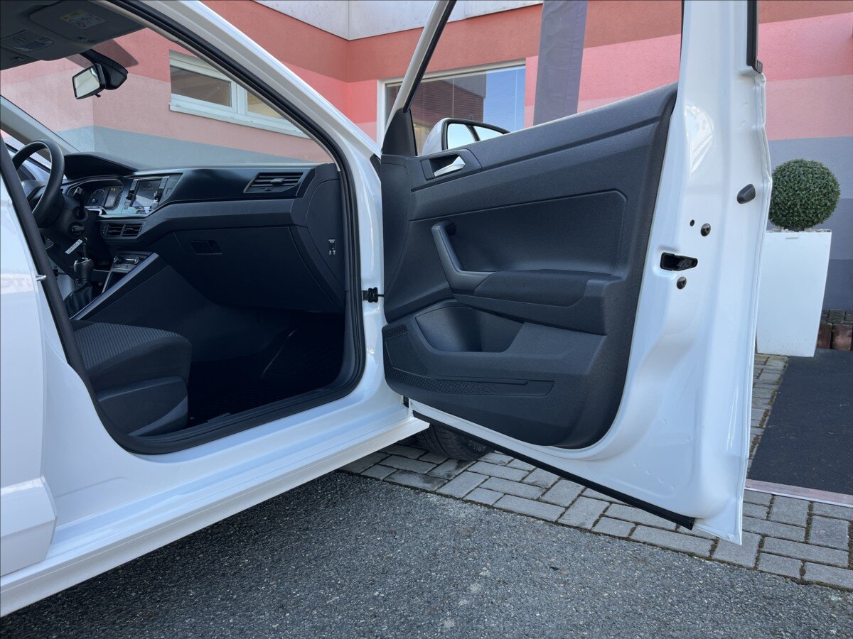 Volkswagen Polo Hatchback 999,0 48 kw